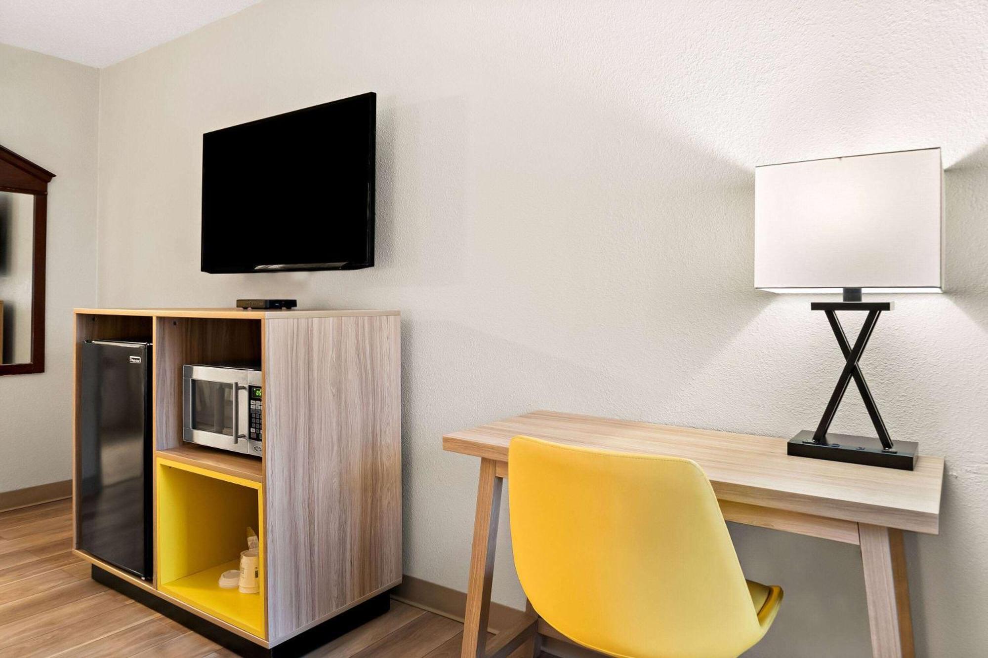Days Inn & Suites By Wyndham Warren Zewnętrze zdjęcie