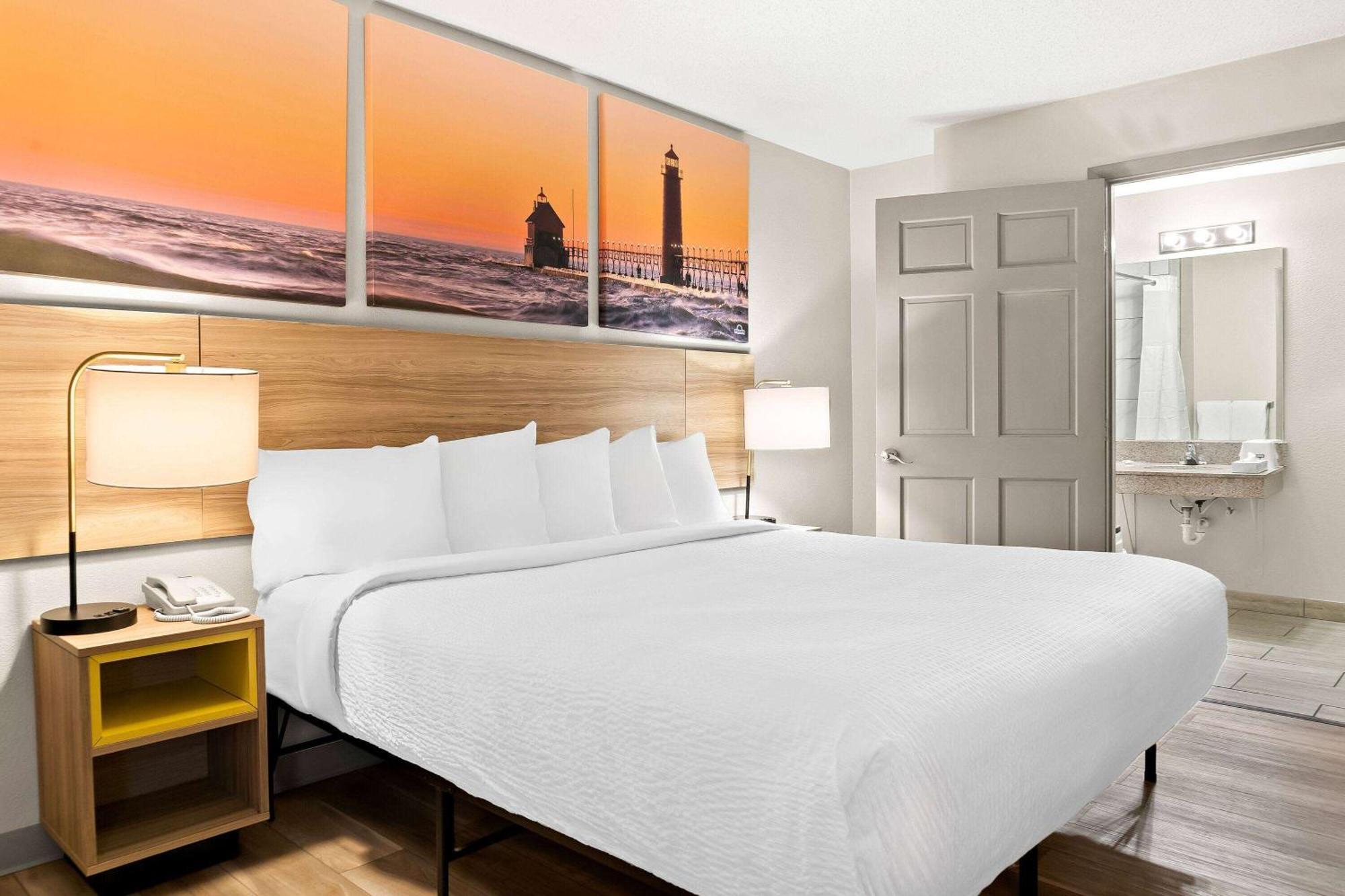 Days Inn & Suites By Wyndham Warren Zewnętrze zdjęcie