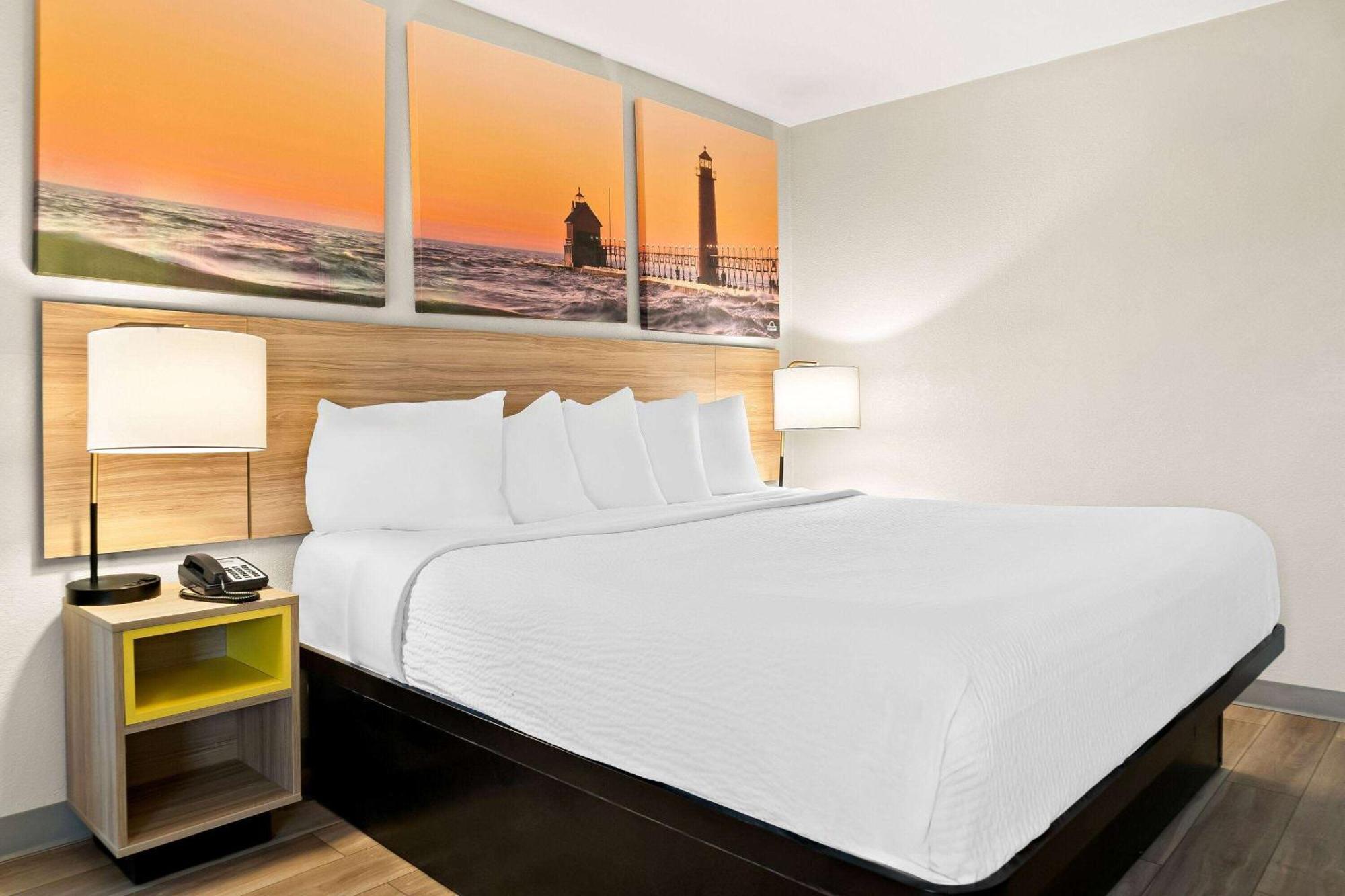 Days Inn & Suites By Wyndham Warren Zewnętrze zdjęcie
